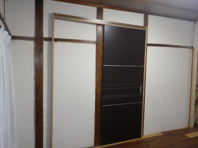 居室クロス貼替　施工前