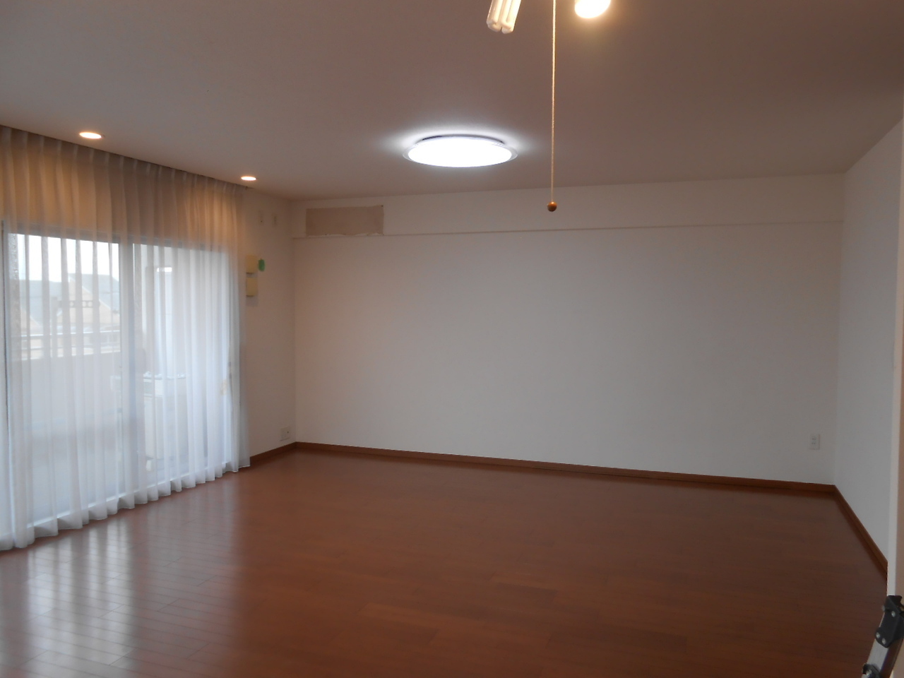 クロス貼替　施工前
