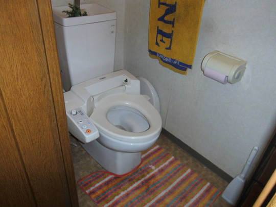 トイレリフォーム　施工前