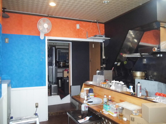 串カツ店クロス貼替　施工後