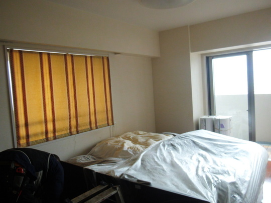 寝室クロス貼替　施工前