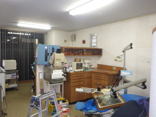 歯科医クロス貼替　施工前