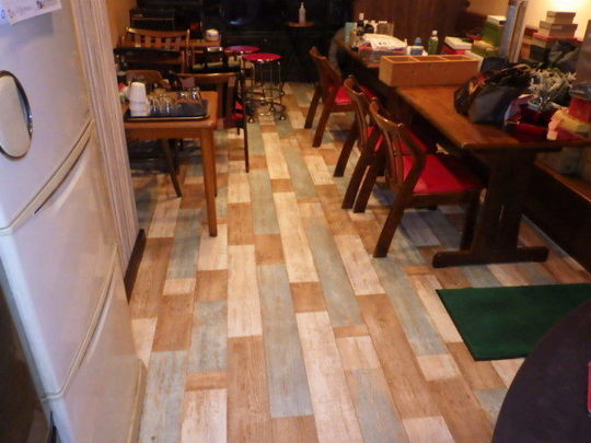 喫茶店床シート貼替　施工後