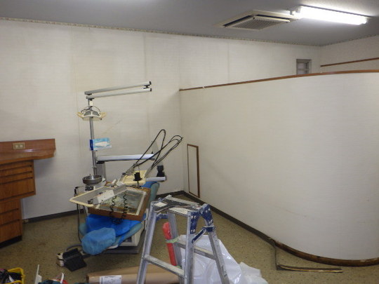 歯科医クロス貼替　施工前