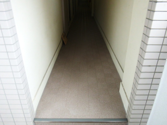 廊下床シート　施工後